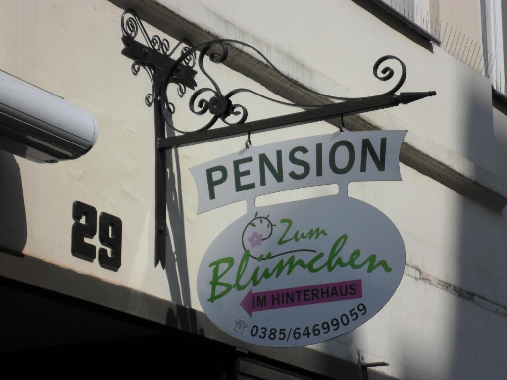 Pension Zum Blumchen Schwerin  Esterno foto