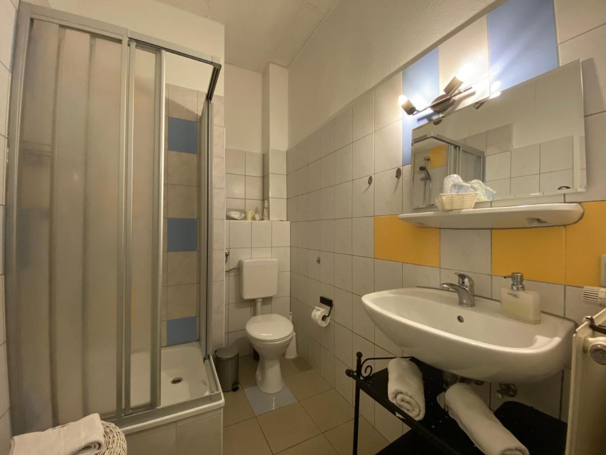 Pension Zum Blumchen Schwerin  Esterno foto