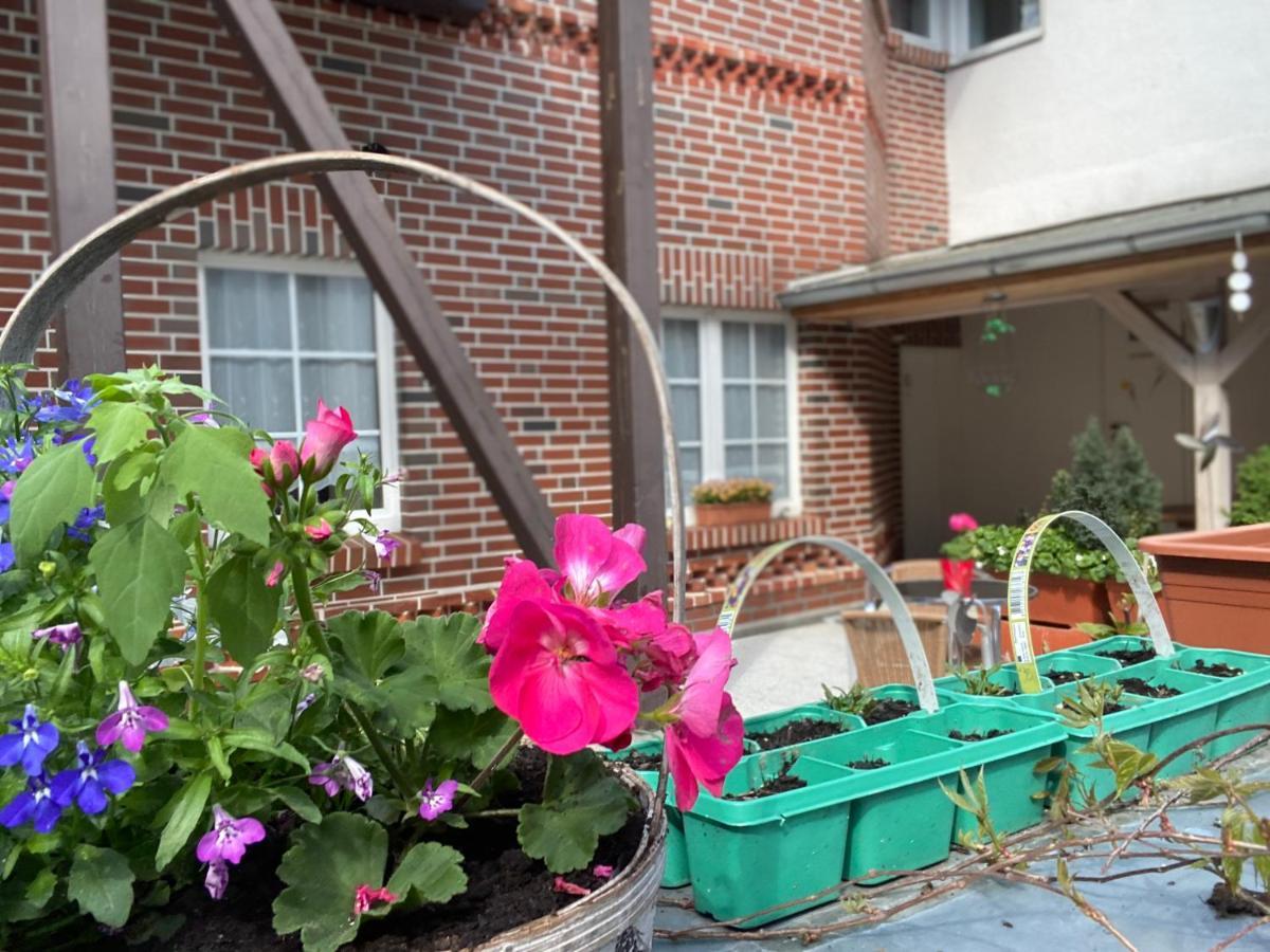 Pension Zum Blumchen Schwerin  Esterno foto