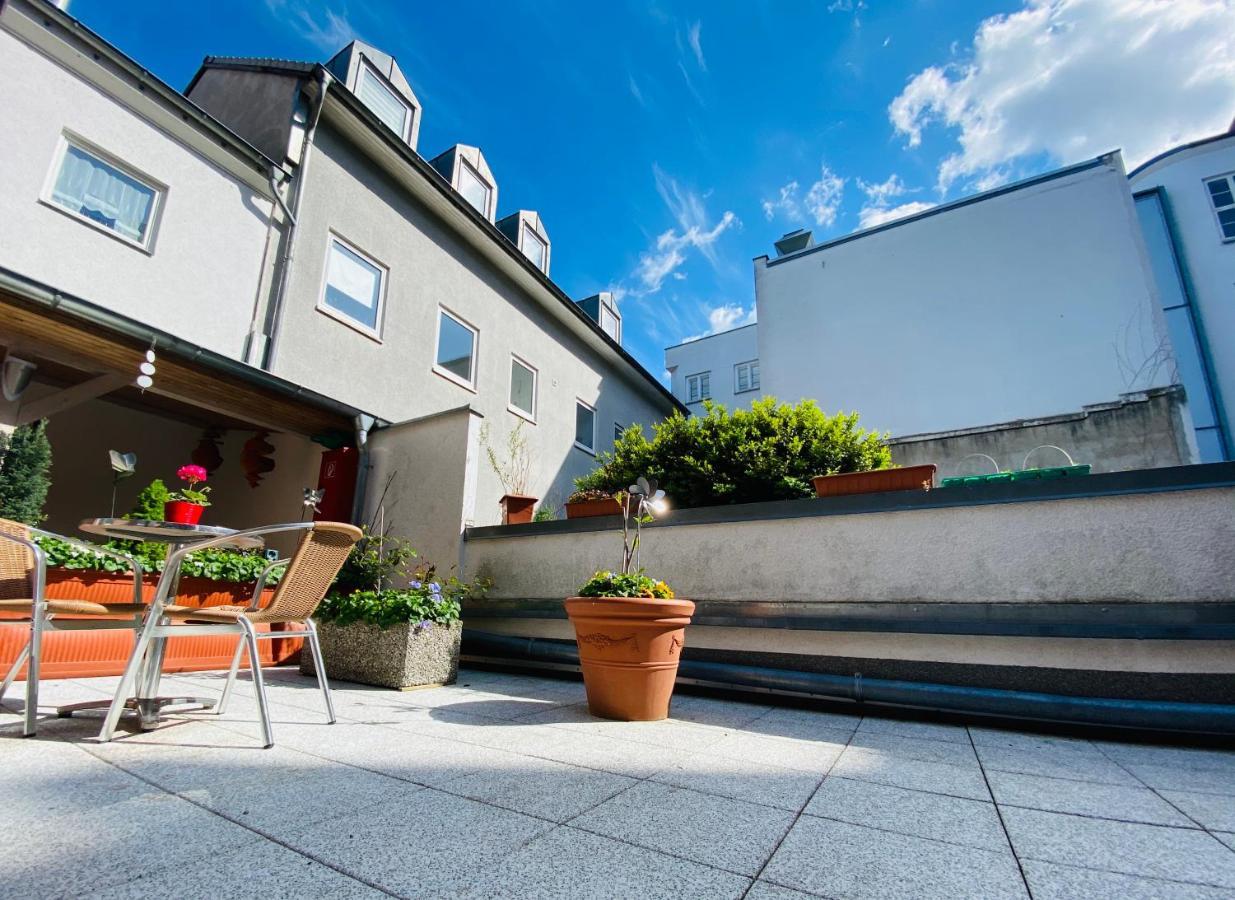 Pension Zum Blumchen Schwerin  Esterno foto